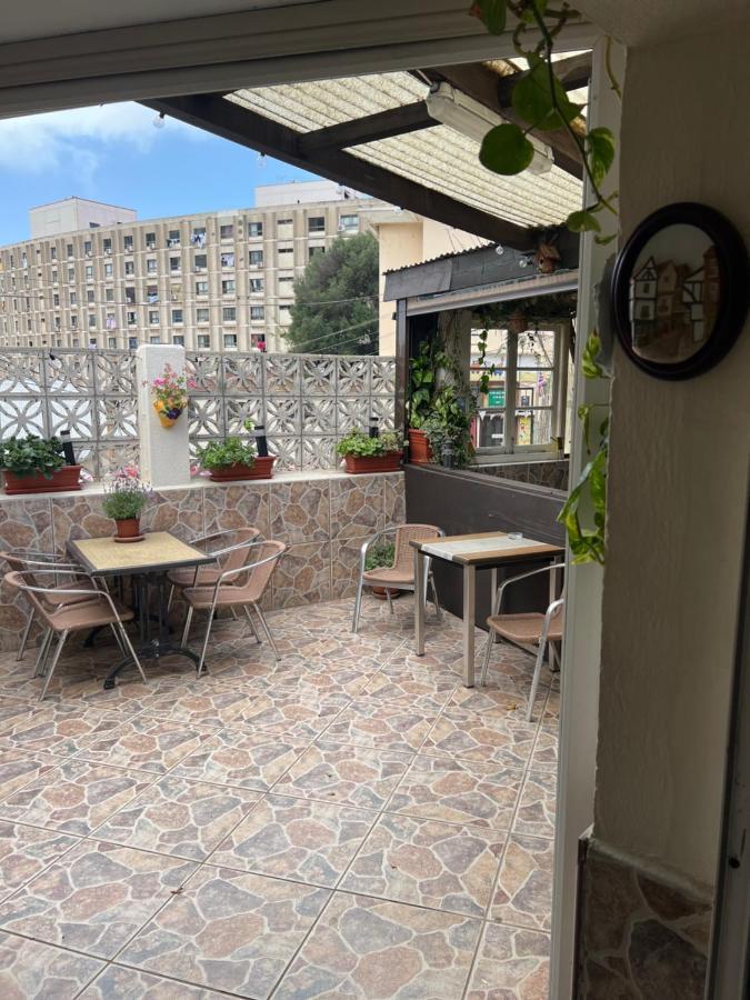 Emile Youth Hostel Gibraltar Exterior photo