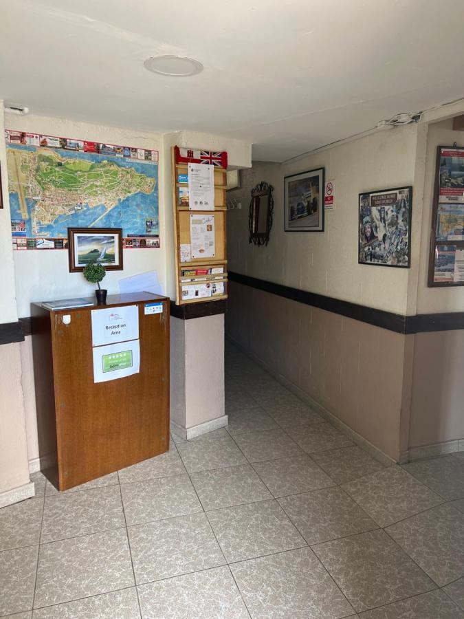 Emile Youth Hostel Gibraltar Exterior photo